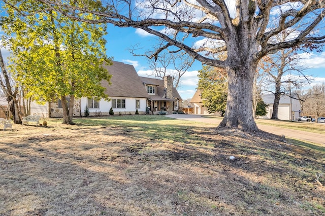 view of yard with a garage