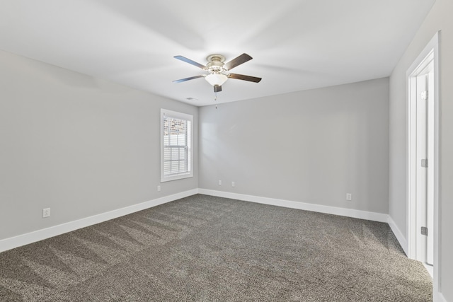 unfurnished room with carpet flooring and ceiling fan