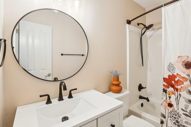 full bathroom featuring shower / tub combo with curtain, vanity, and toilet