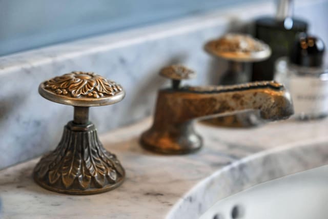 room details with sink