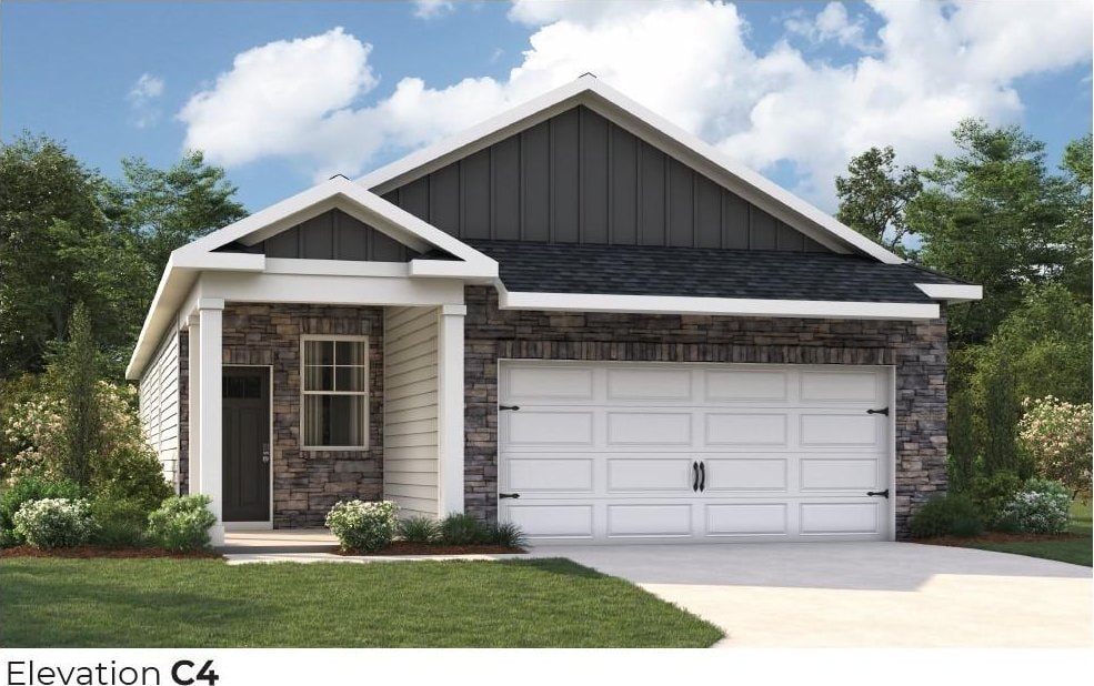 view of front of home with a front lawn