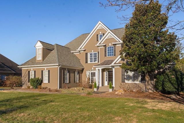 view of front of house featuring a front yard