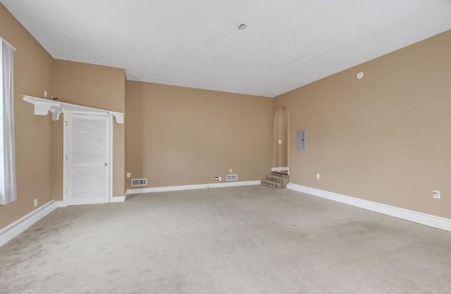 unfurnished room with carpet