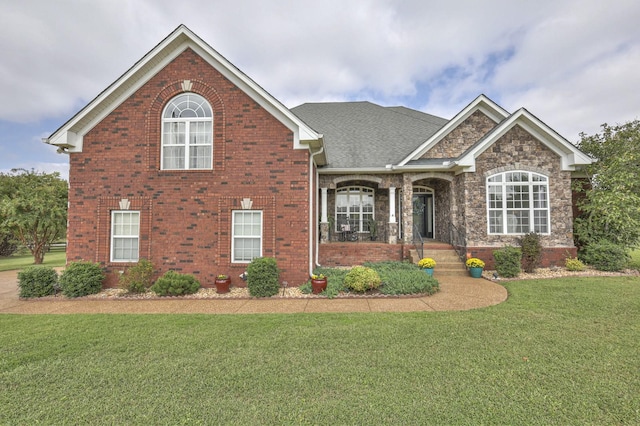 front of property featuring a front yard