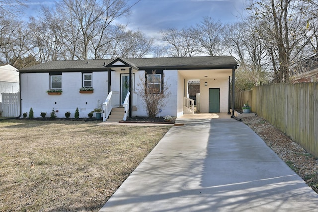 view of front of property with a front lawn