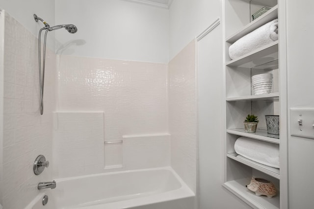 bathroom with tub / shower combination