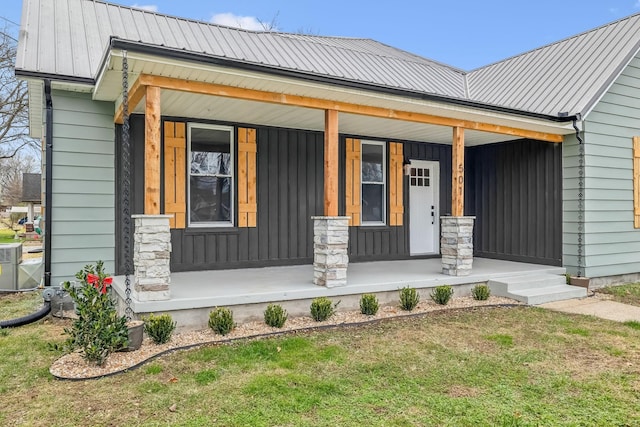 view of front of house featuring a porch