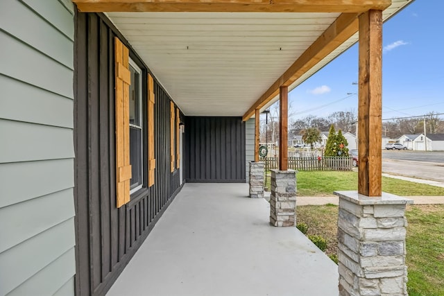 view of patio / terrace with covered porch