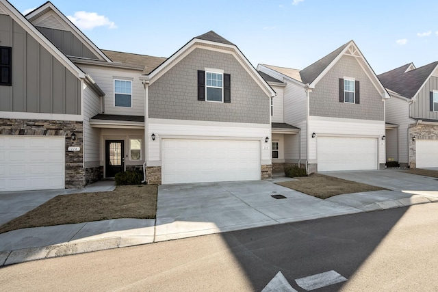 view of front of property featuring a garage