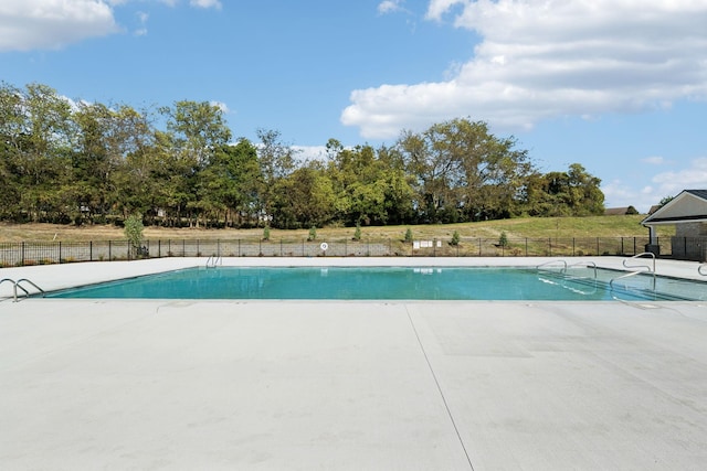 view of swimming pool