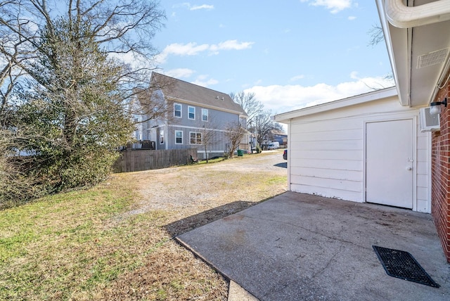 view of yard featuring a patio