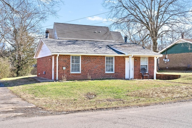 view of front of house featuring a front yard