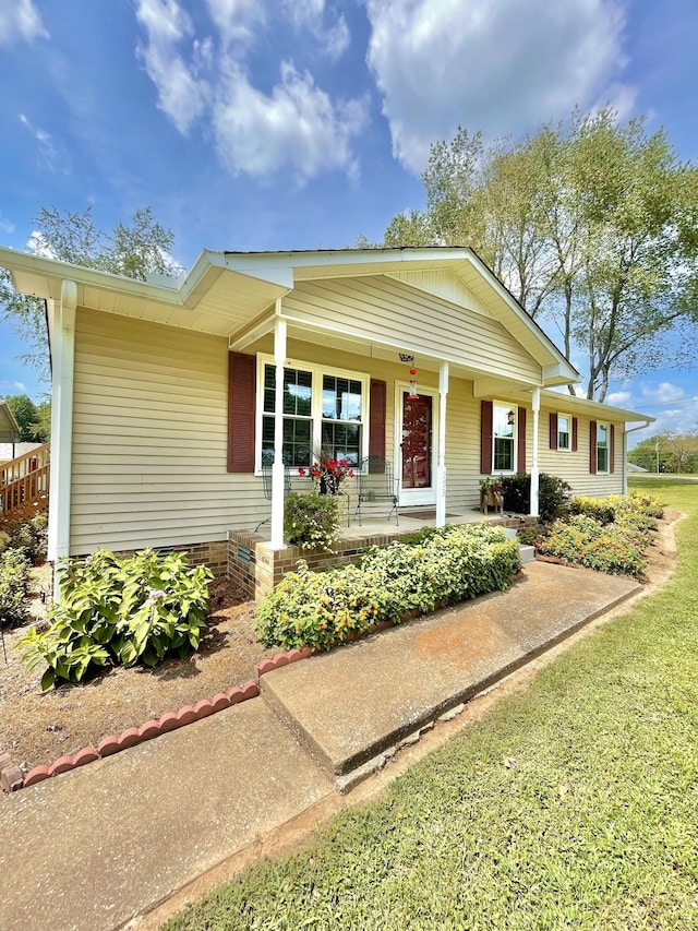 view of front of house featuring covered porch