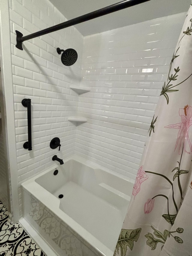 full bath with shower / bath combo