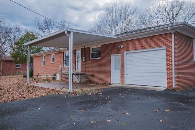 view of front facade with a garage