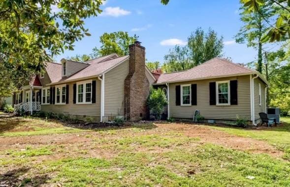 exterior space with a front yard