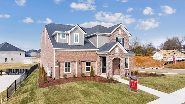 view of front of property with a front yard