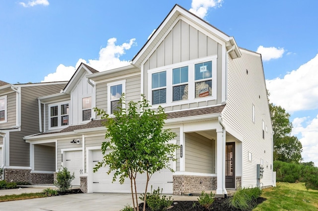 view of front of house with a garage