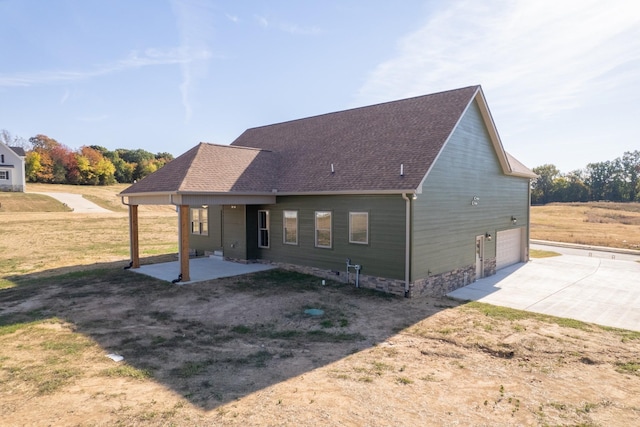 view of front facade with a garage