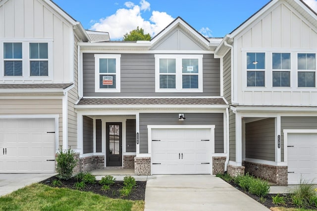 view of front of property featuring a garage