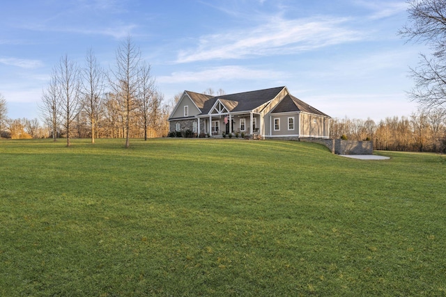 view of front of home featuring a front lawn