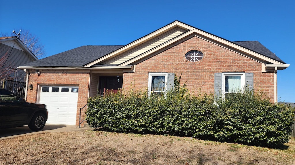 view of front of house featuring a garage