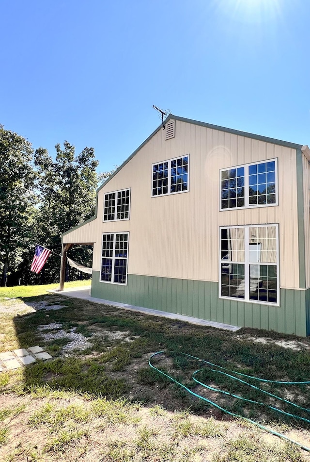 view of side of property