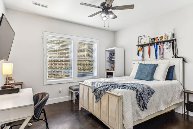 bedroom with ceiling fan