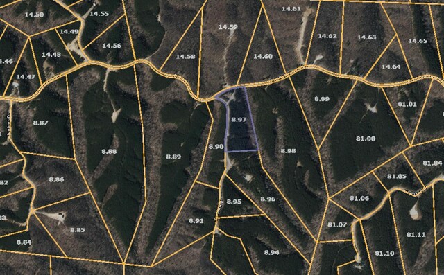 29 Summit Dr, Linden, TN 37096