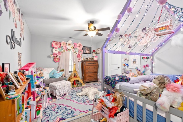 bedroom with ceiling fan