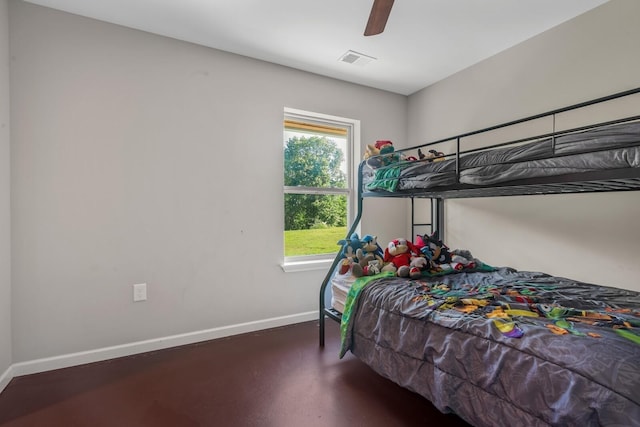 bedroom with ceiling fan