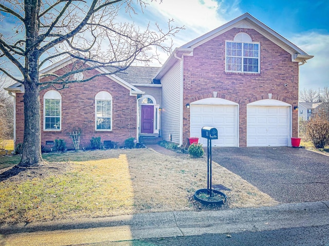 view of front property featuring a garage