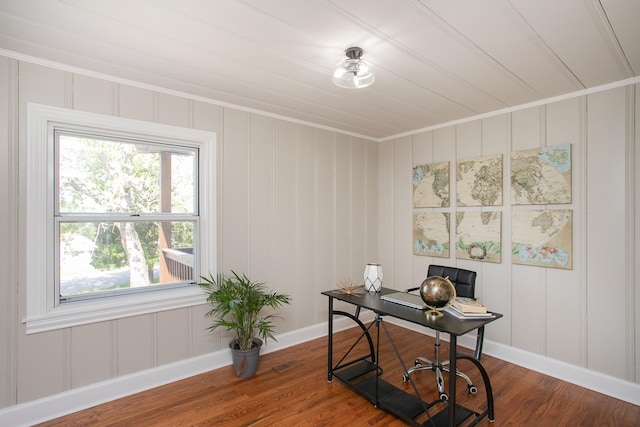 office space with crown molding and hardwood / wood-style floors