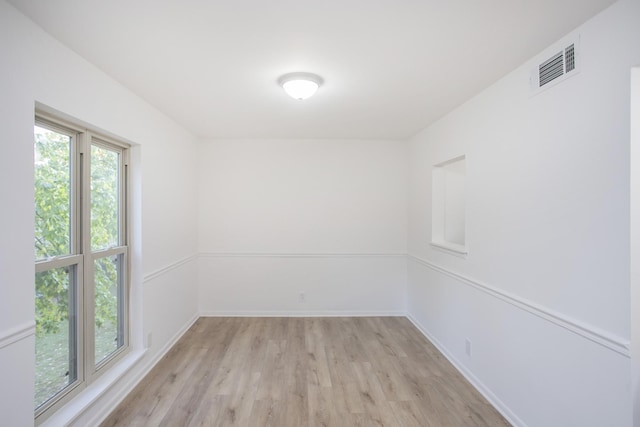 empty room featuring light hardwood / wood-style flooring