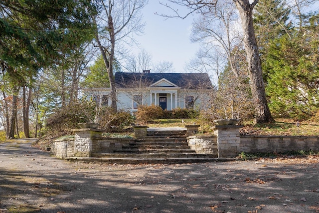 view of front of house