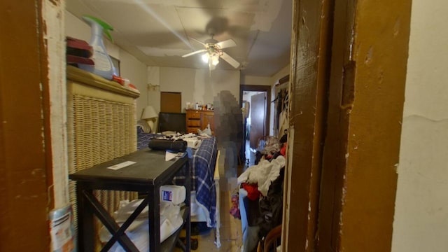 miscellaneous room featuring ceiling fan