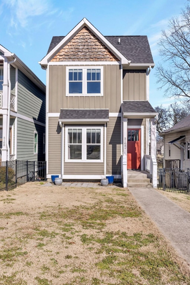 view of front of home with a front lawn