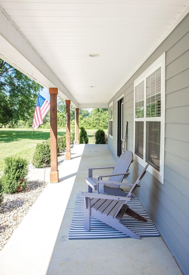 view of patio / terrace with covered porch