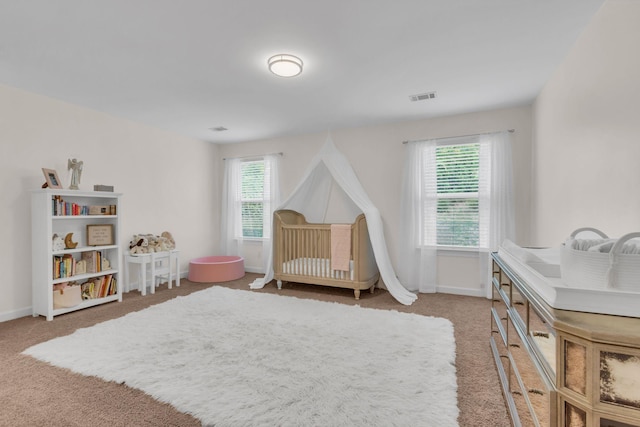 bedroom with carpet flooring