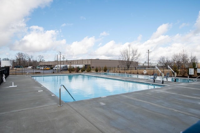 view of swimming pool