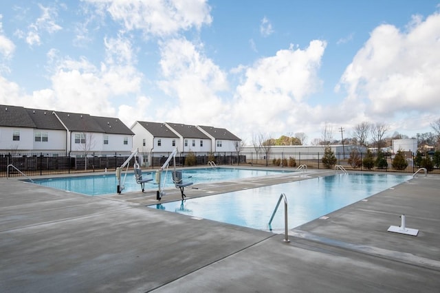 view of swimming pool