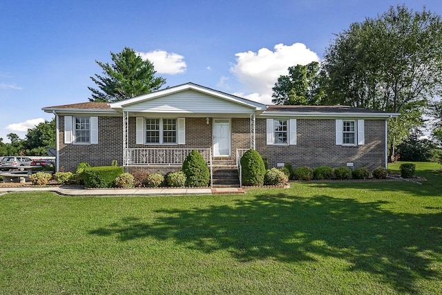 view of front of house with a front lawn