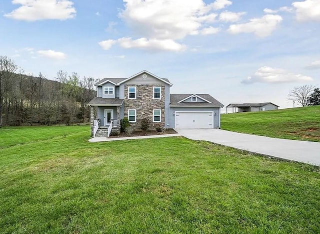 view of front facade featuring a garage and a front yard