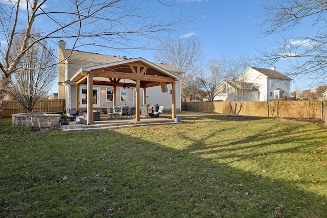 view of yard featuring a patio