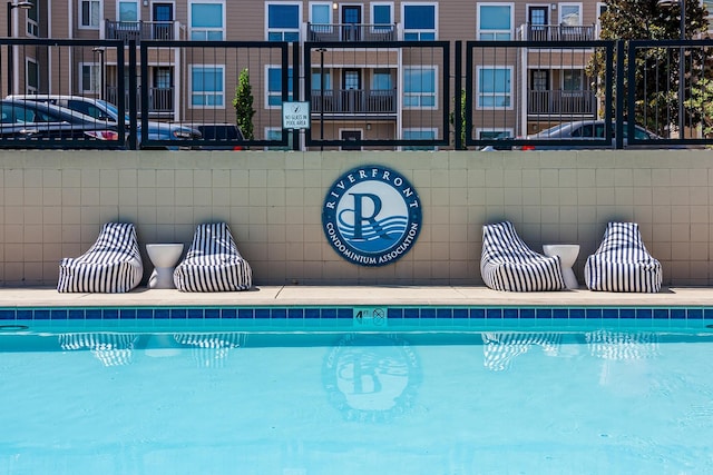 view of swimming pool