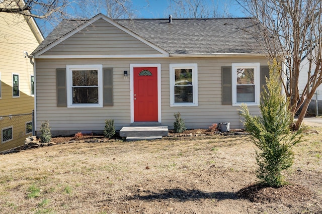 view of front of house featuring a front yard