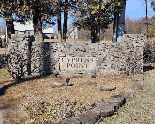 view of community / neighborhood sign