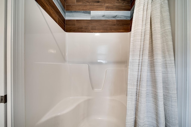 4888 Rock House Rd, Portland, TN 37148 - bathroom with a shower with shower curtain