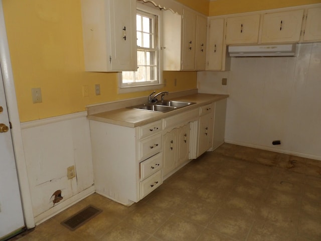 kitchen featuring sink