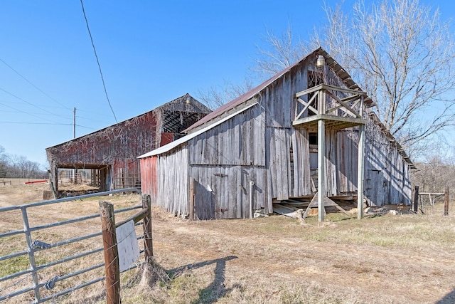 view of outdoor structure